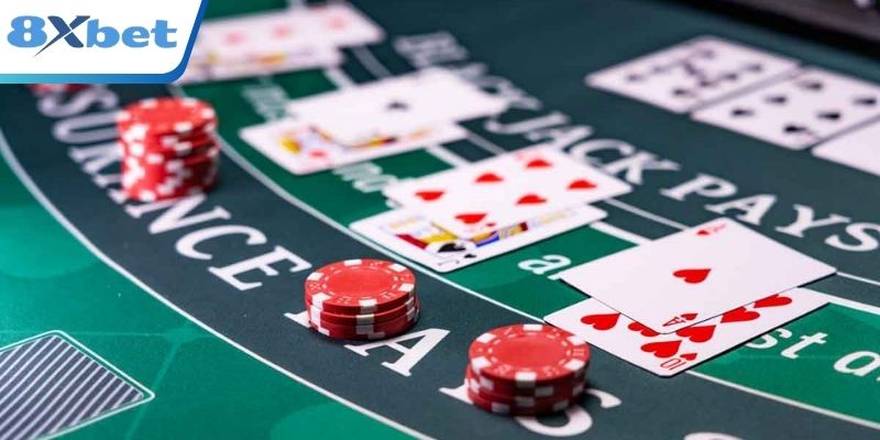 Các bước diễn biến một ván Blackjack được hiển thị rõ ràng